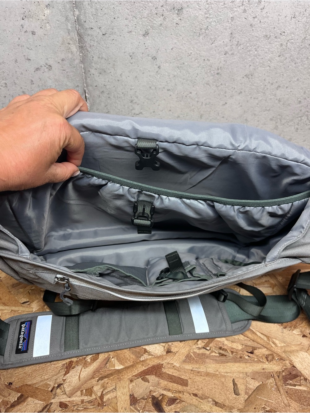 Patagonia Gray Messenger Bag with Reflective Accents - Picture 3 of 4
